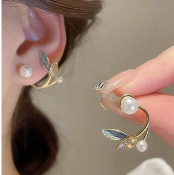 Elegant Pearl & Leaf Earrings – Nature-Inspired Design for Women